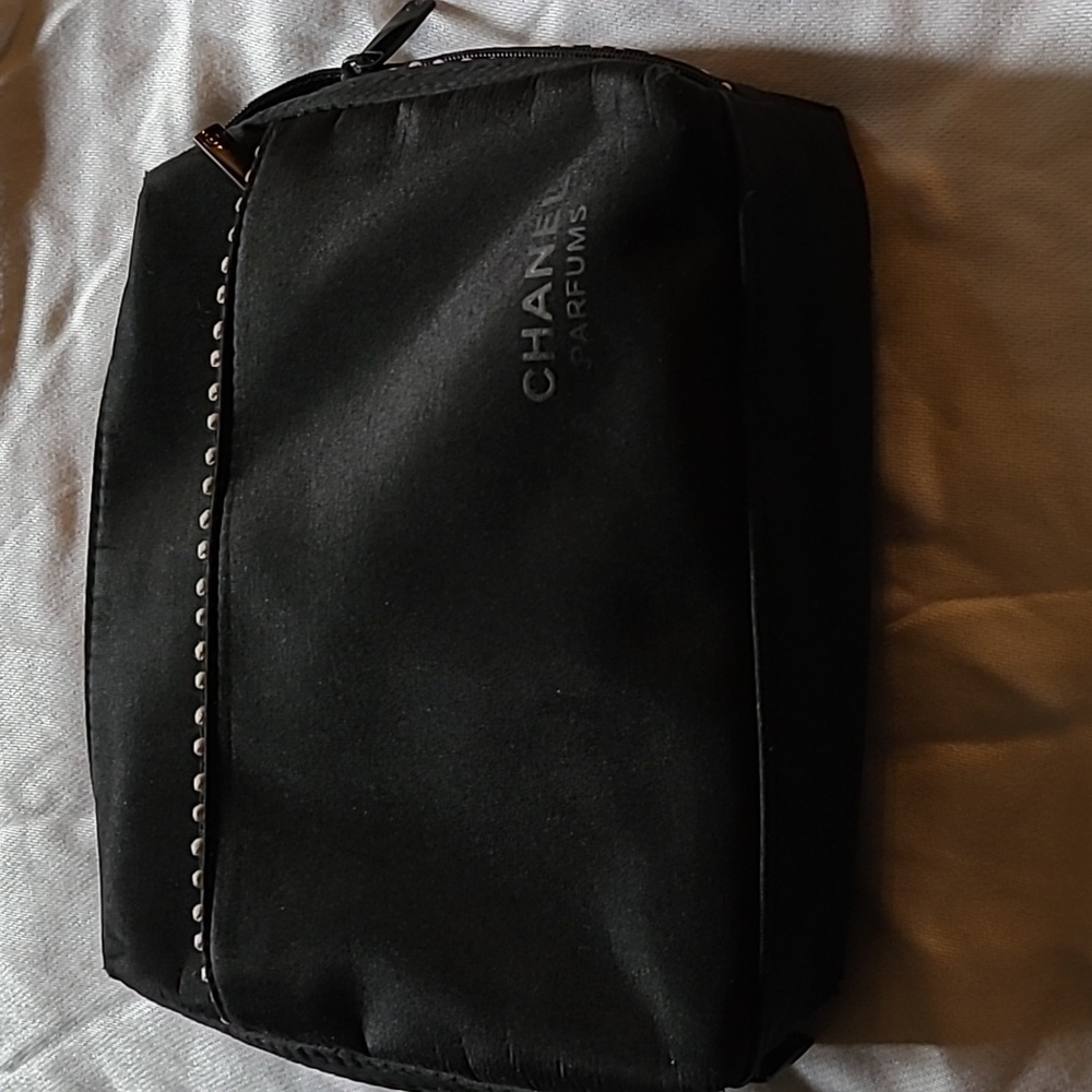 - Chanel vintage make up bag